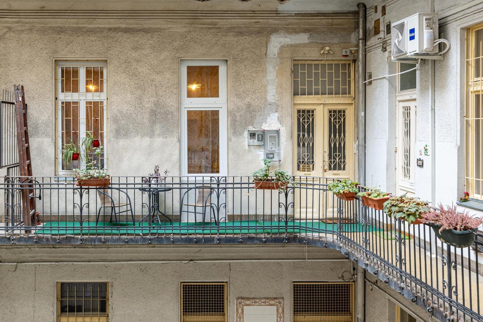 A Quiet Studio In The Heart Of The City Budapest Extérieur photo