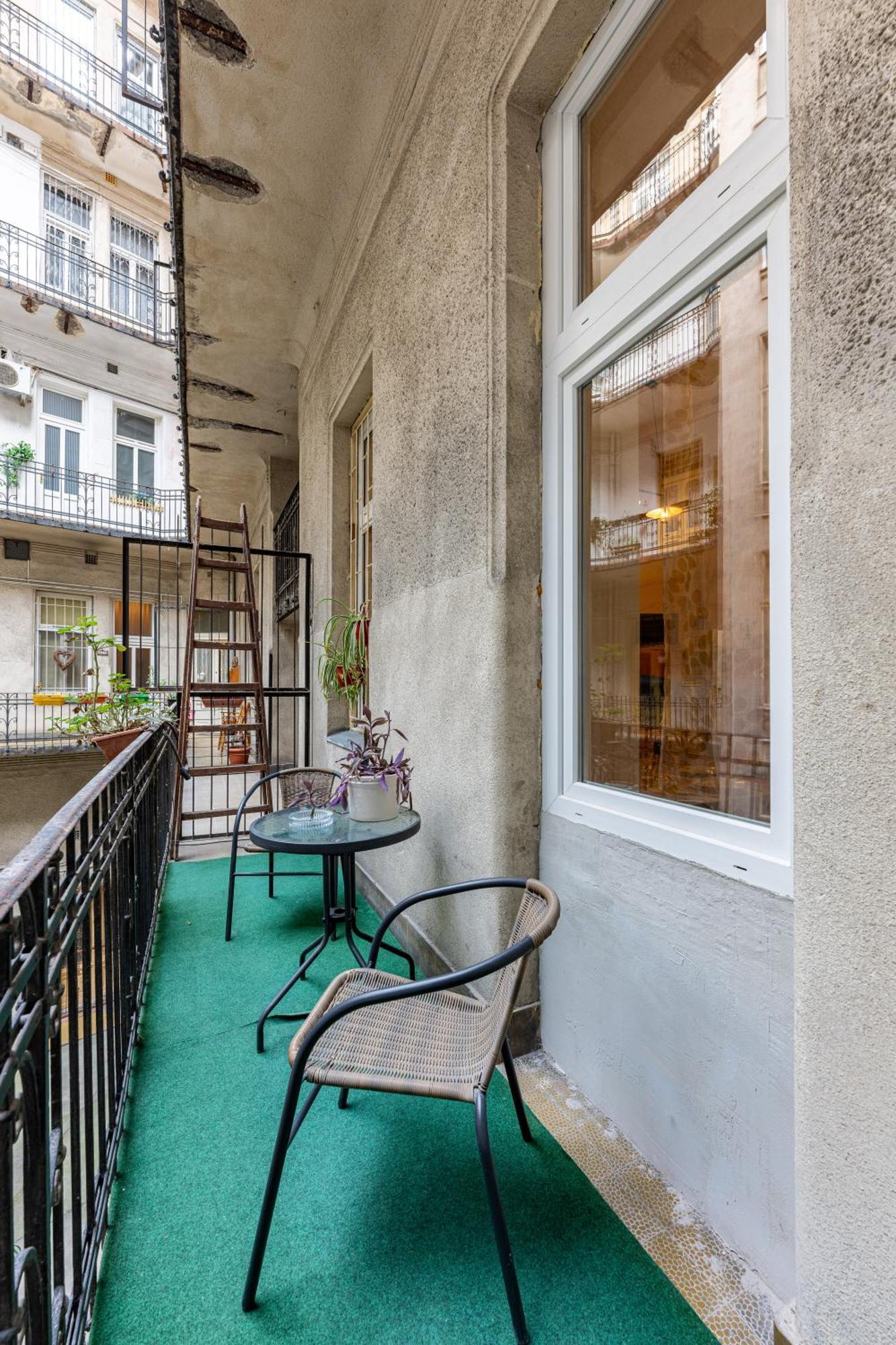 A Quiet Studio In The Heart Of The City Budapest Extérieur photo